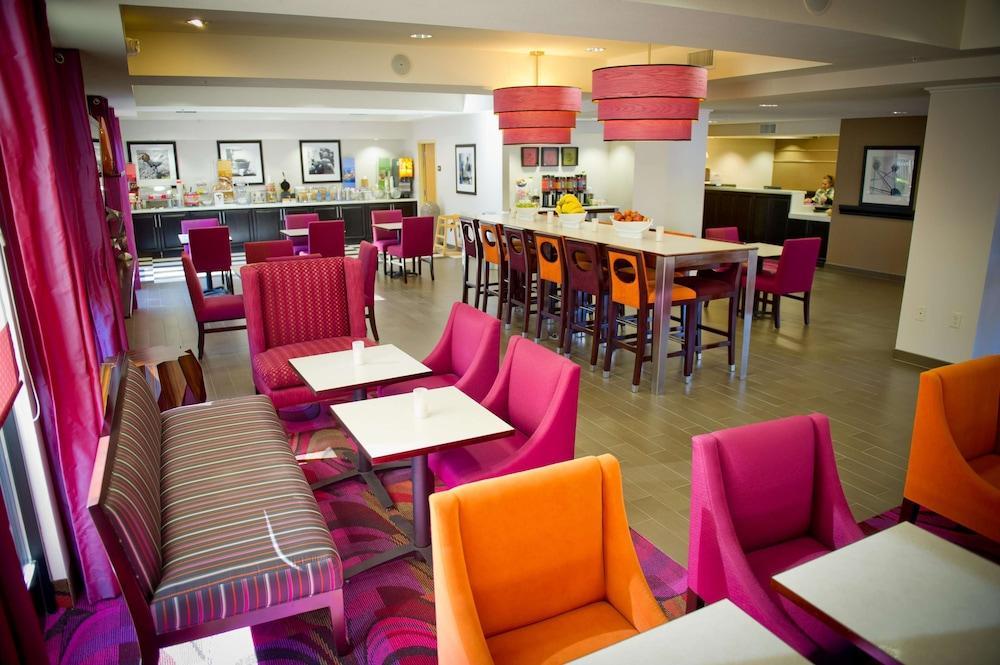 Hampton Inn Oakland-Хейуърд Екстериор снимка