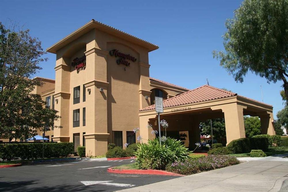 Hampton Inn Oakland-Хейуърд Екстериор снимка