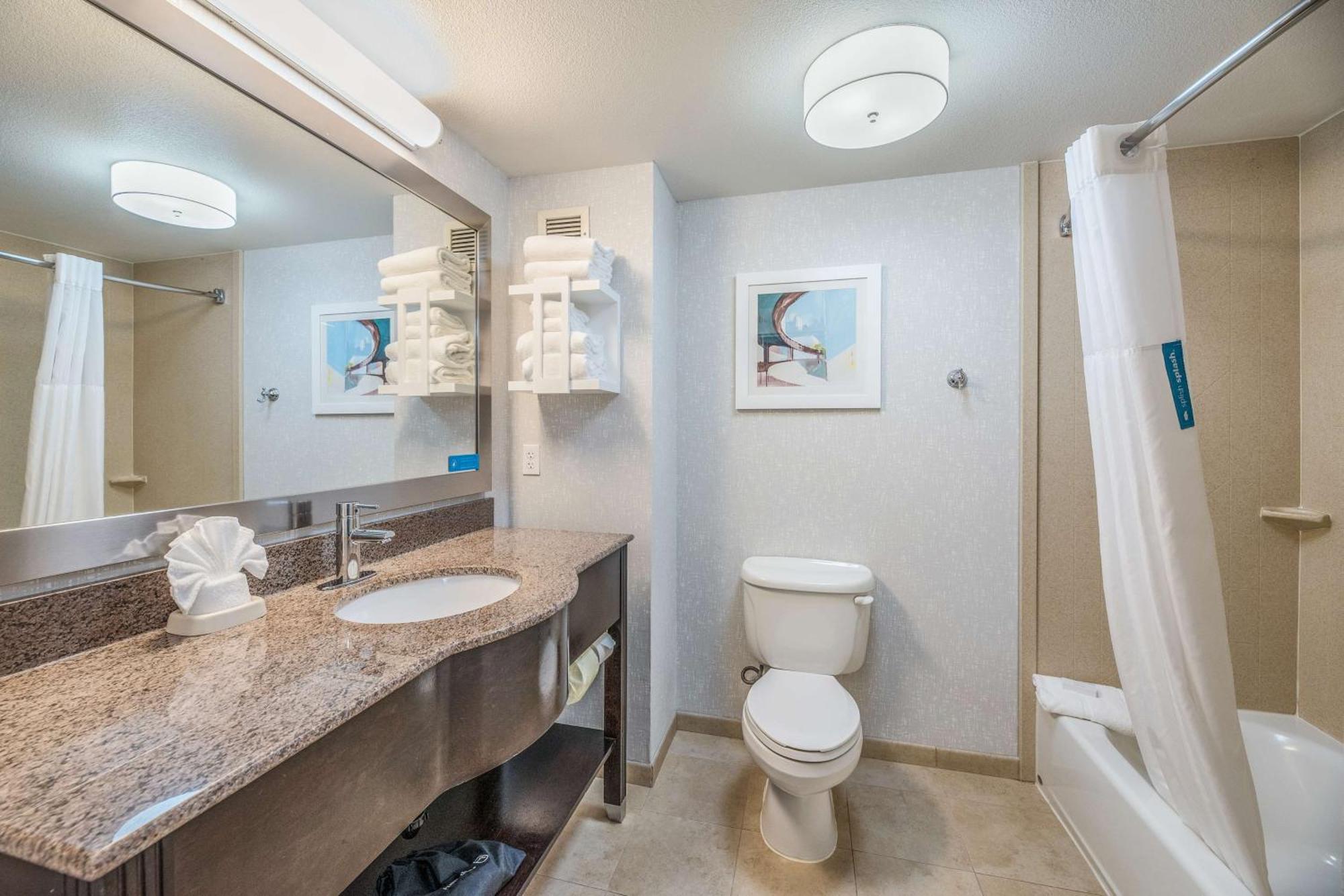 Hampton Inn Oakland-Хейуърд Екстериор снимка