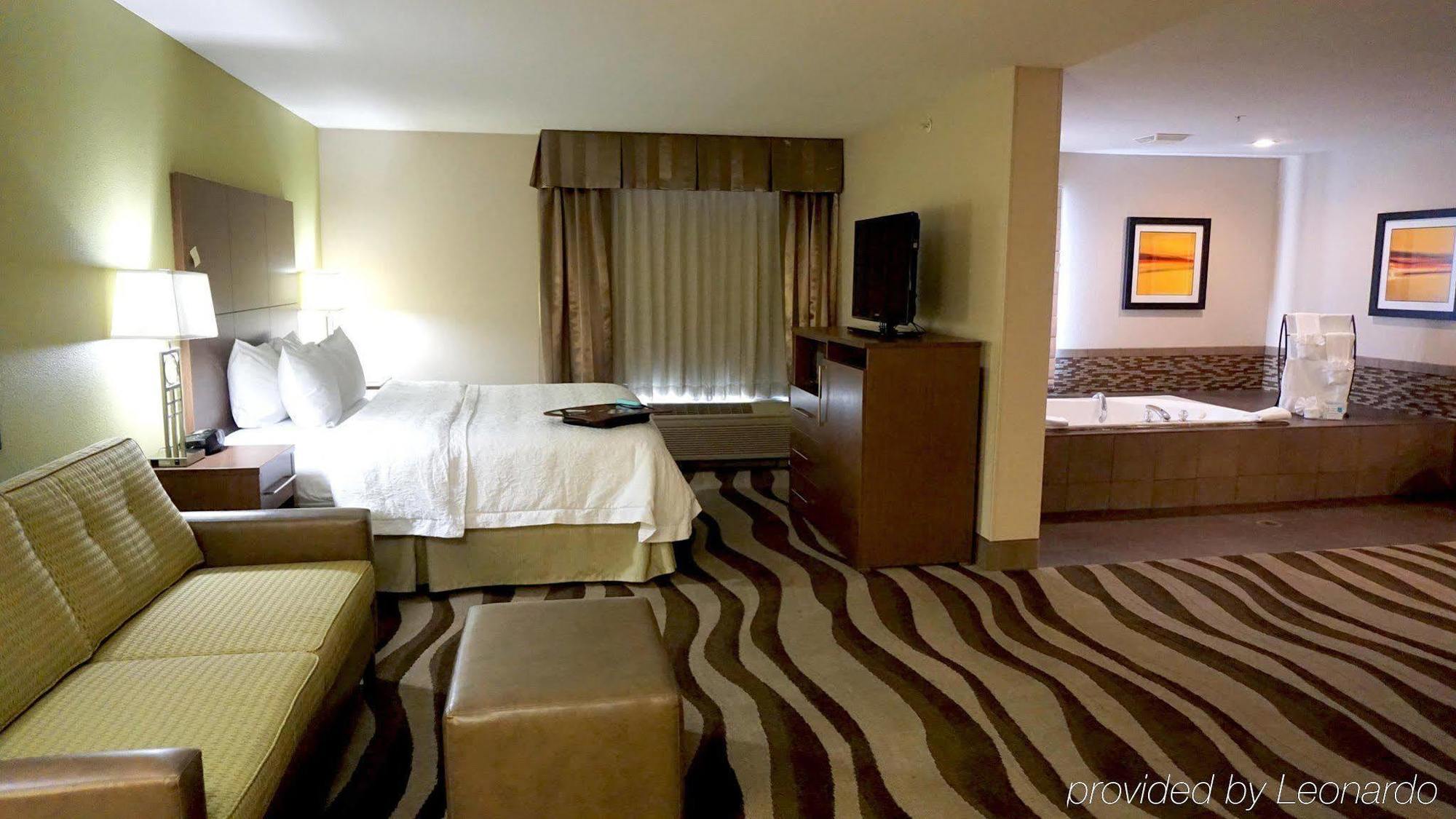 Hampton Inn Oakland-Хейуърд Екстериор снимка