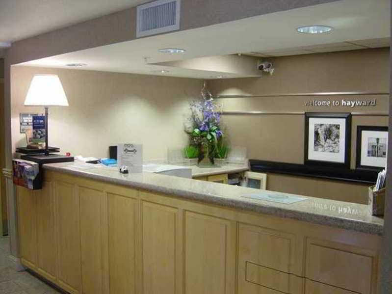 Hampton Inn Oakland-Хейуърд Екстериор снимка